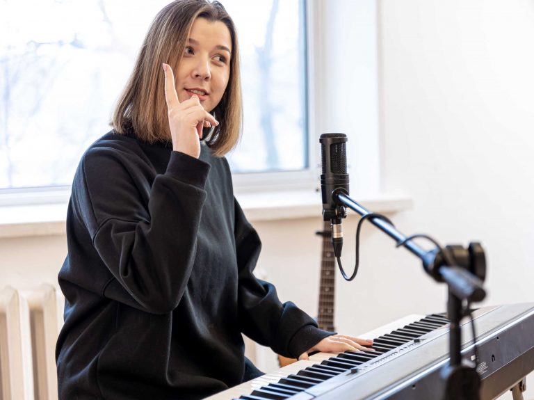Overcoming the Fear of Playing Without Notes
